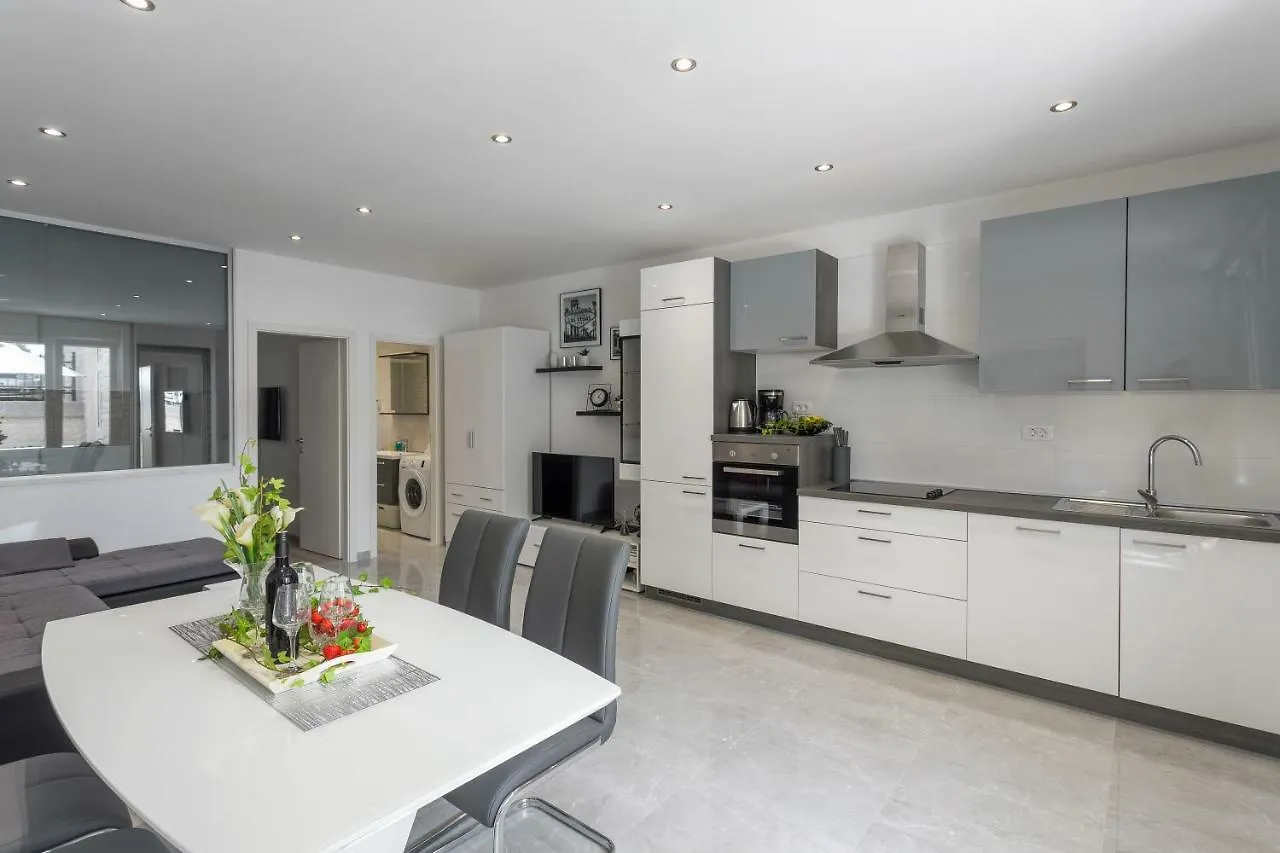 Apartments Amore Split