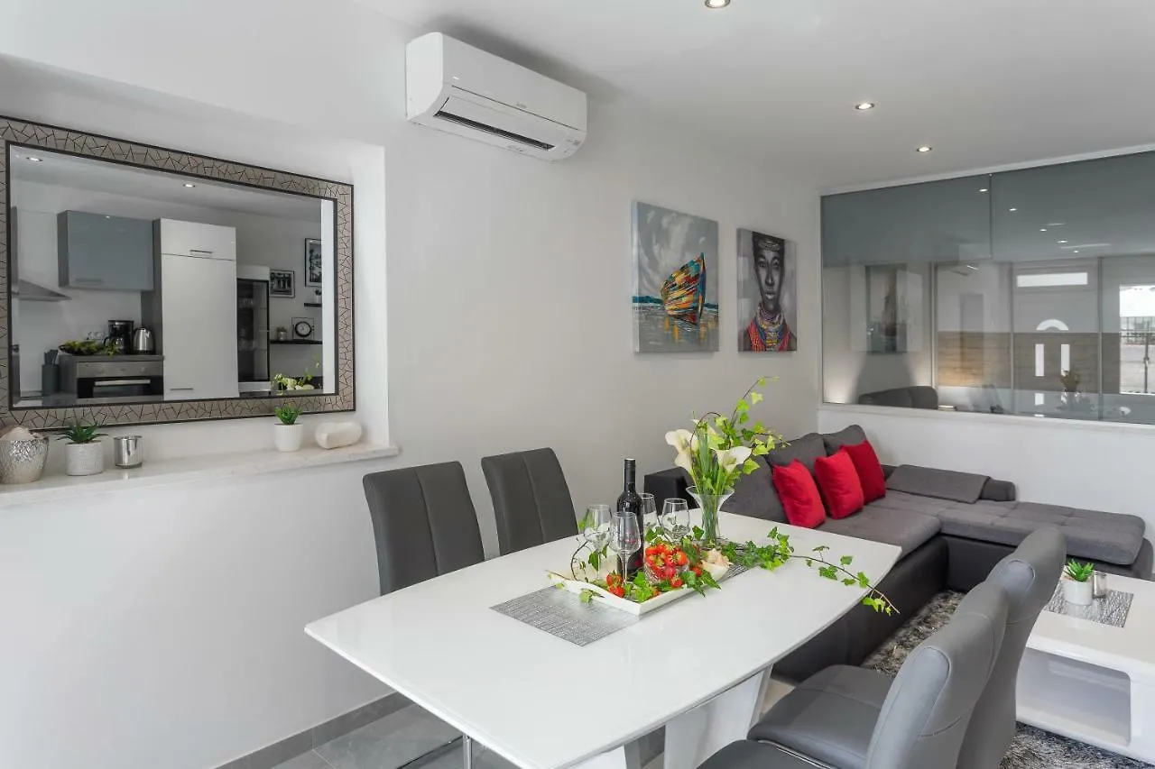 Apartments Amore Split 0*,  Croatia